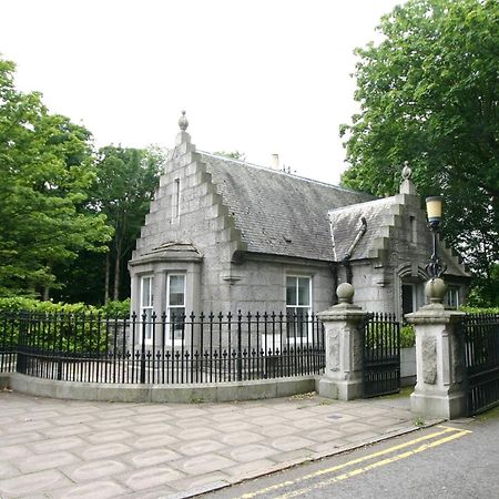 Historic Baronial Lodge With Parking, Aberdeen City Centre Dış mekan fotoğraf